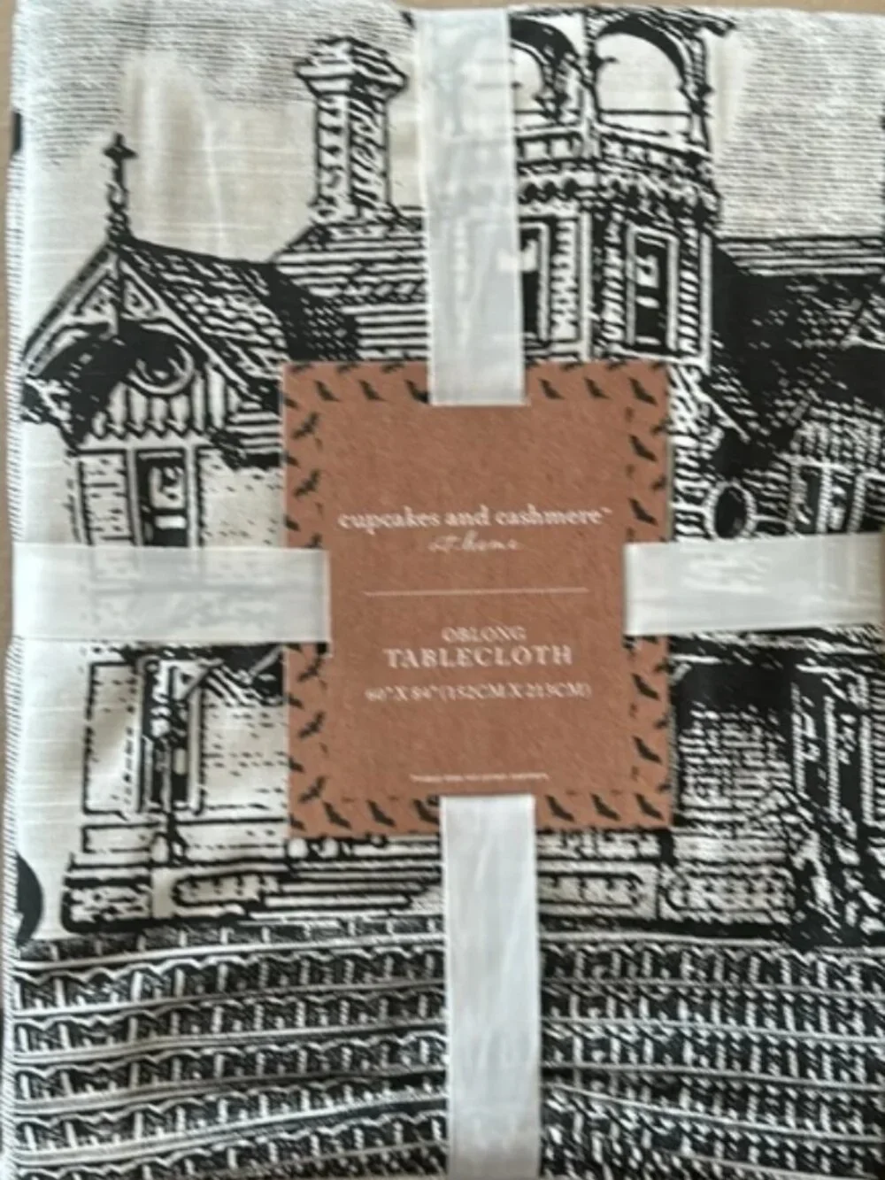 cupcakes & cashmere nwt cupcakes